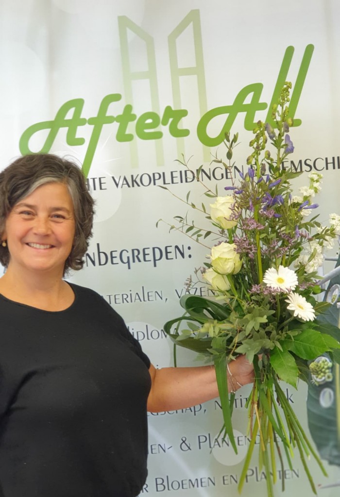 Rose-Marie van After All is trots op haar prachtige grote Plukboeket. En terecht...