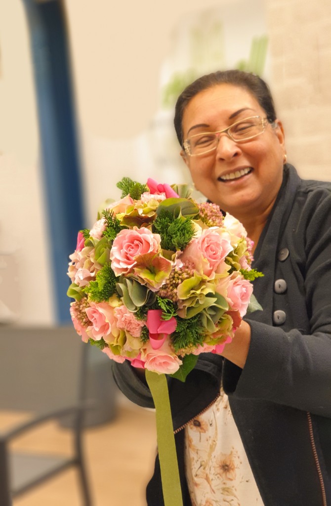 Indrani heeft een prachtig Bruidsboeket gemaakt tijdens de Vakopleiding van After All Vakopleidingen Bloemschikken.